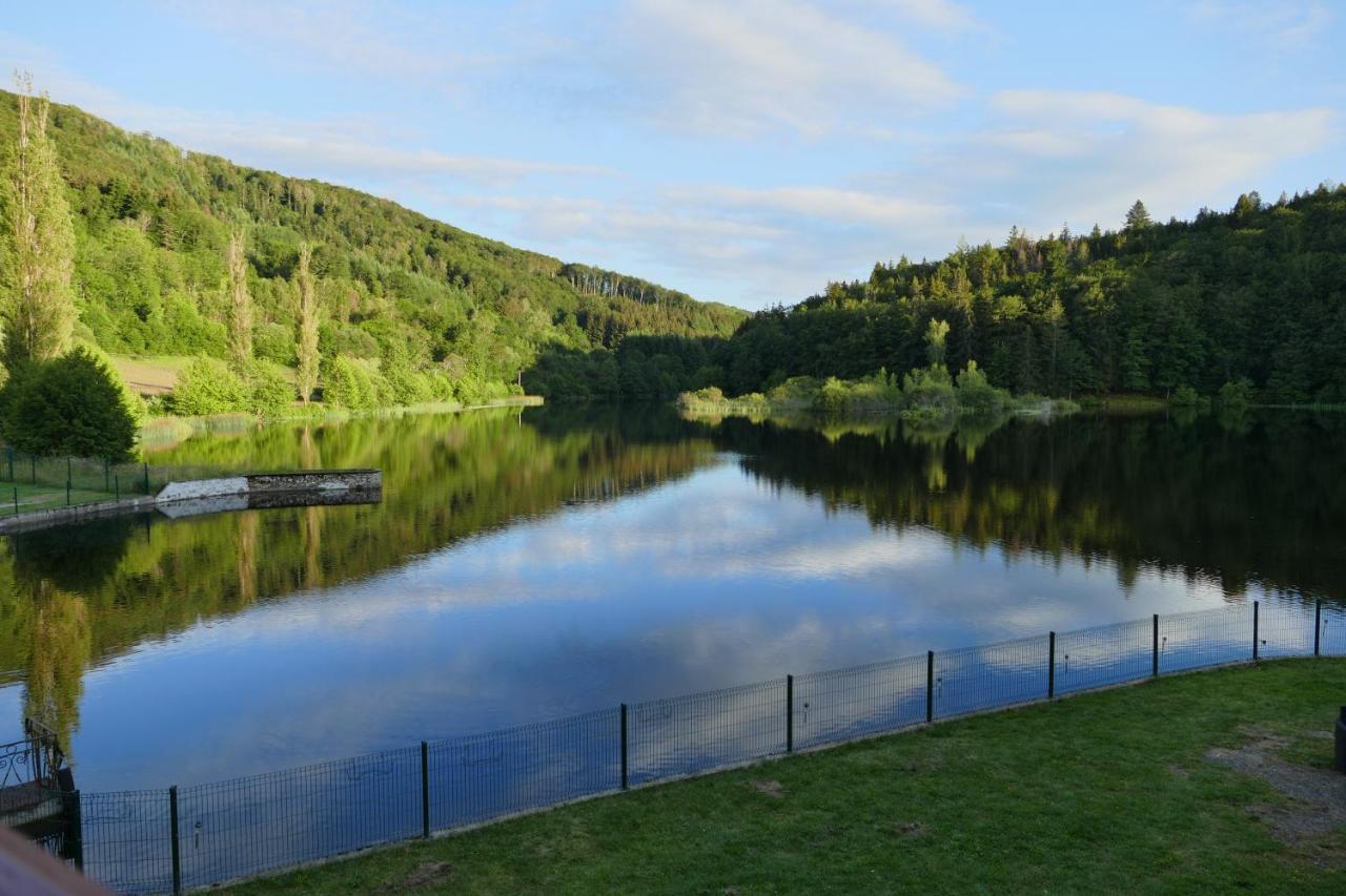 Le Lac Des Moines Condat  Eksteriør billede