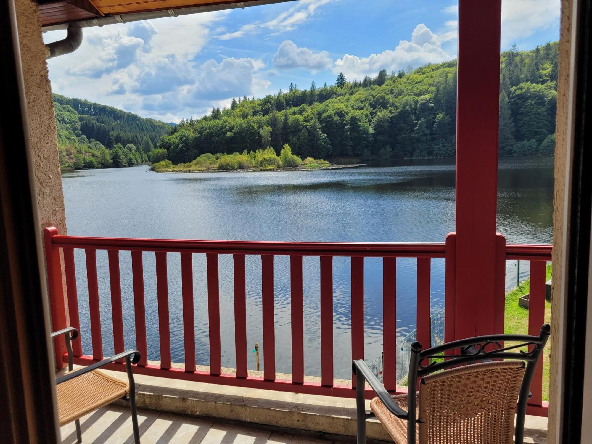 Le Lac Des Moines Condat  Eksteriør billede
