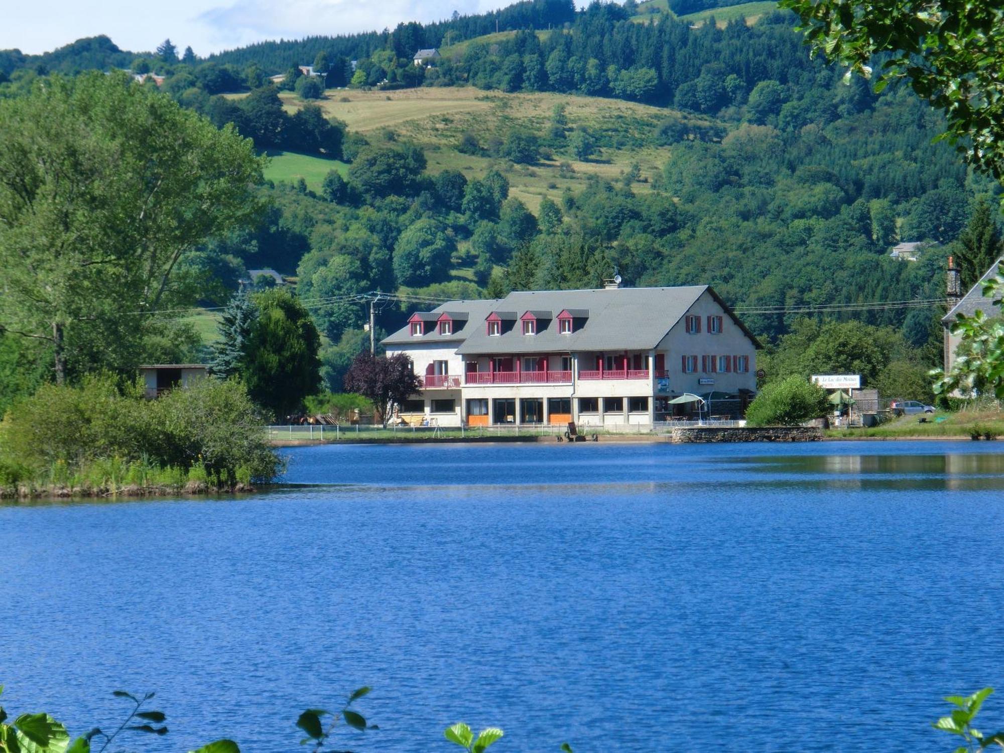 Le Lac Des Moines Condat  Eksteriør billede